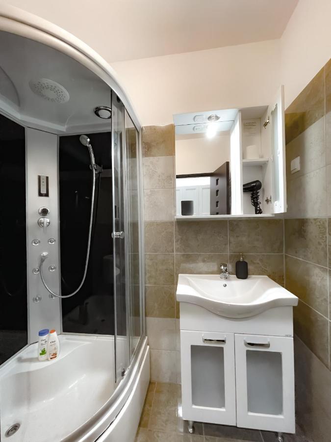 Cool Flat In The Heart Of Bucharest'S Fun And History Apartment Ngoại thất bức ảnh